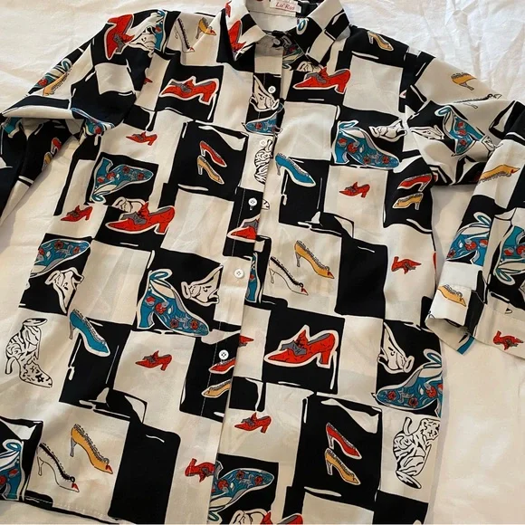 Graphic shoe Print Button-Up Blouse - Picture 6 of 8